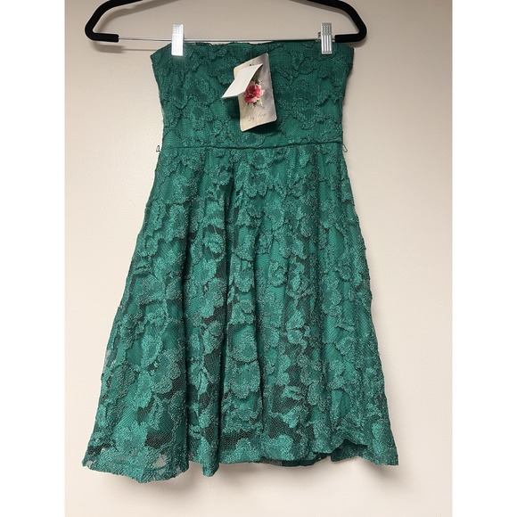 Lily Rose Small Lined Dark Green‎ Lace Strapless Molded Cup Dress - Picture 5 of 6